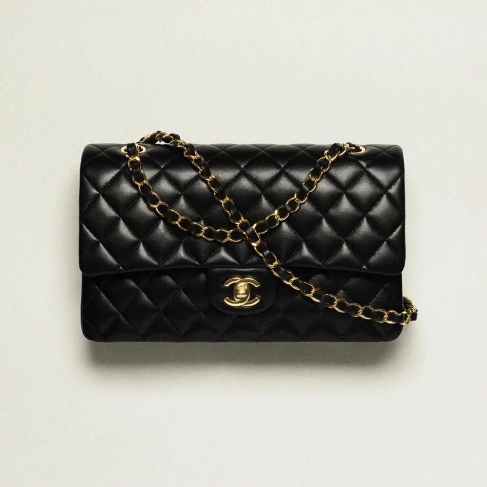 CHANEL Black Quilted Lambskin Shoulder Bag with Gold Chain